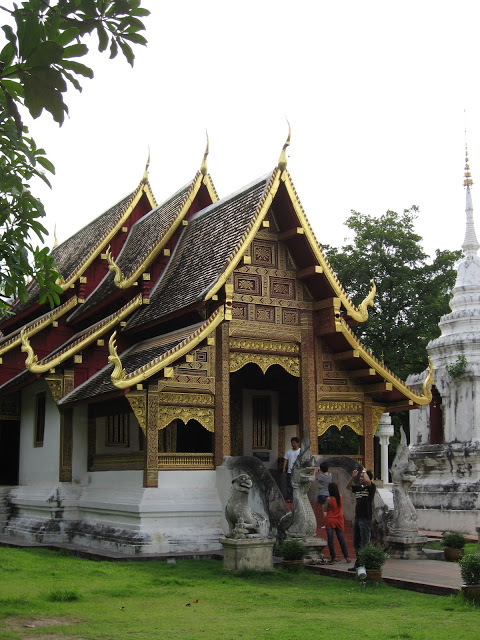 What to do on a honeymoon in Thailand: visit temples