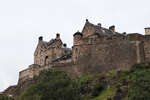 scotland driving tour: edinburgh castle