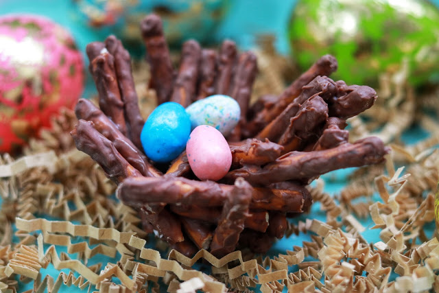 Easy Easter Dessert - Chocolate Pretzel Bird Nests
