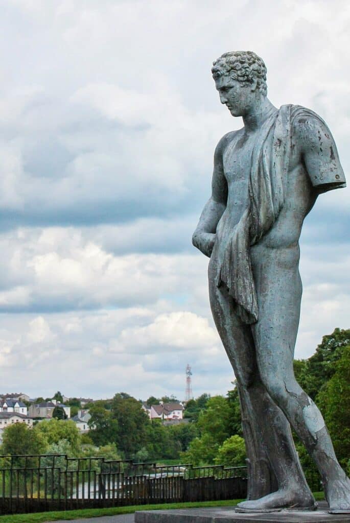 Ireland itinerary 7 days: statue at Kilkenny Castle in Kilkenny