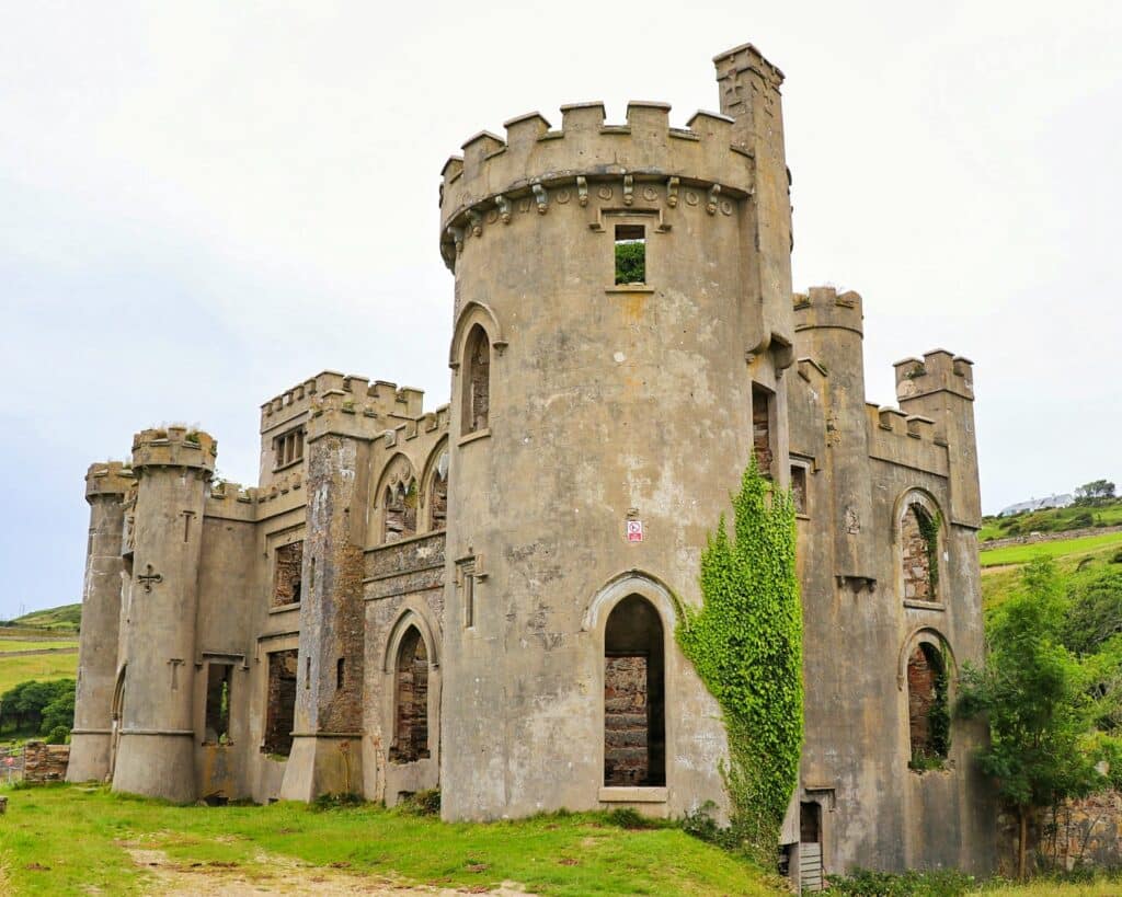 Ireland itinerary 7 days: Clifden Castle ruins