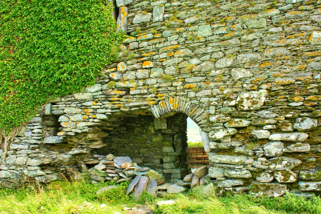 things to do on the Ring of Kerry: Ballycarbery Castle