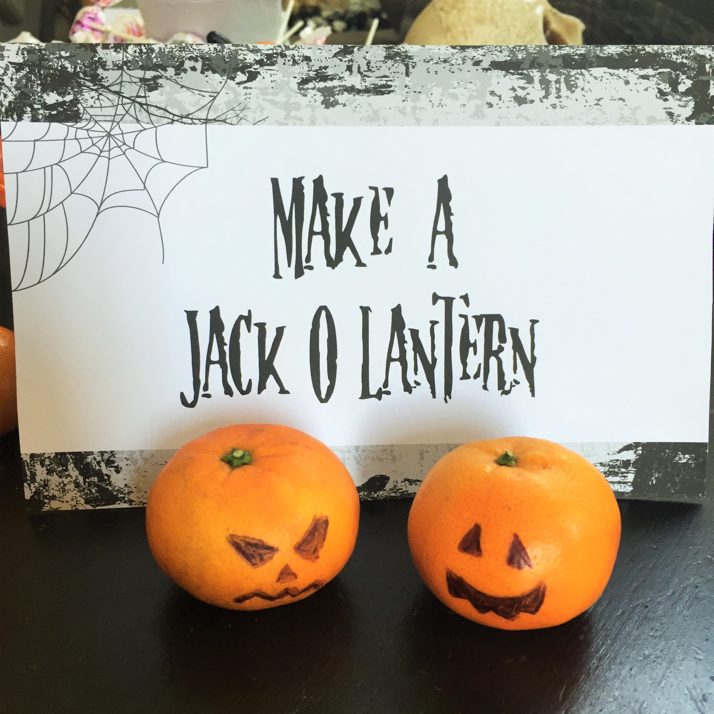 Great easy Halloween treats for parties: Jack-o-Lantern Mandarin Orange