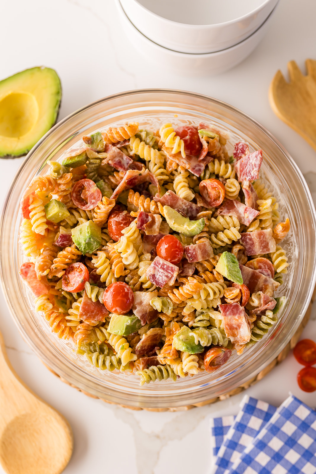 pasta salads with ranch dressing: Creamy Bacon Avocado Pasta Salad