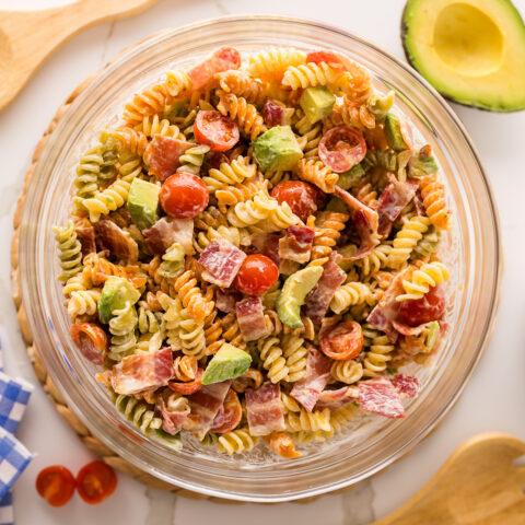 Creamy Bacon Avocado Pasta Salad (easy, 5-ingredient pasta salad with bacon and ranch dressing)