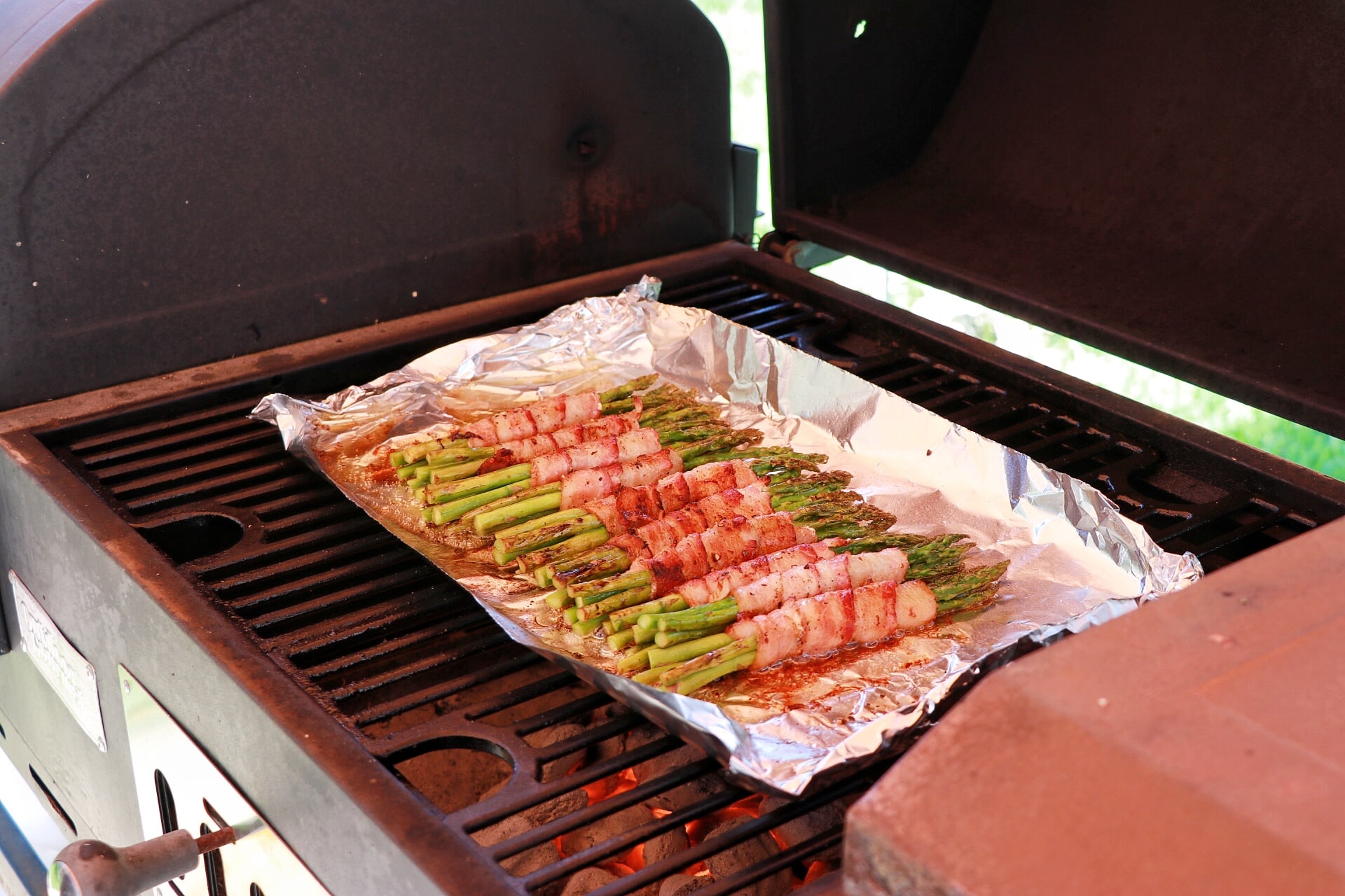 how to make bacon wrapped asparagus on the grill