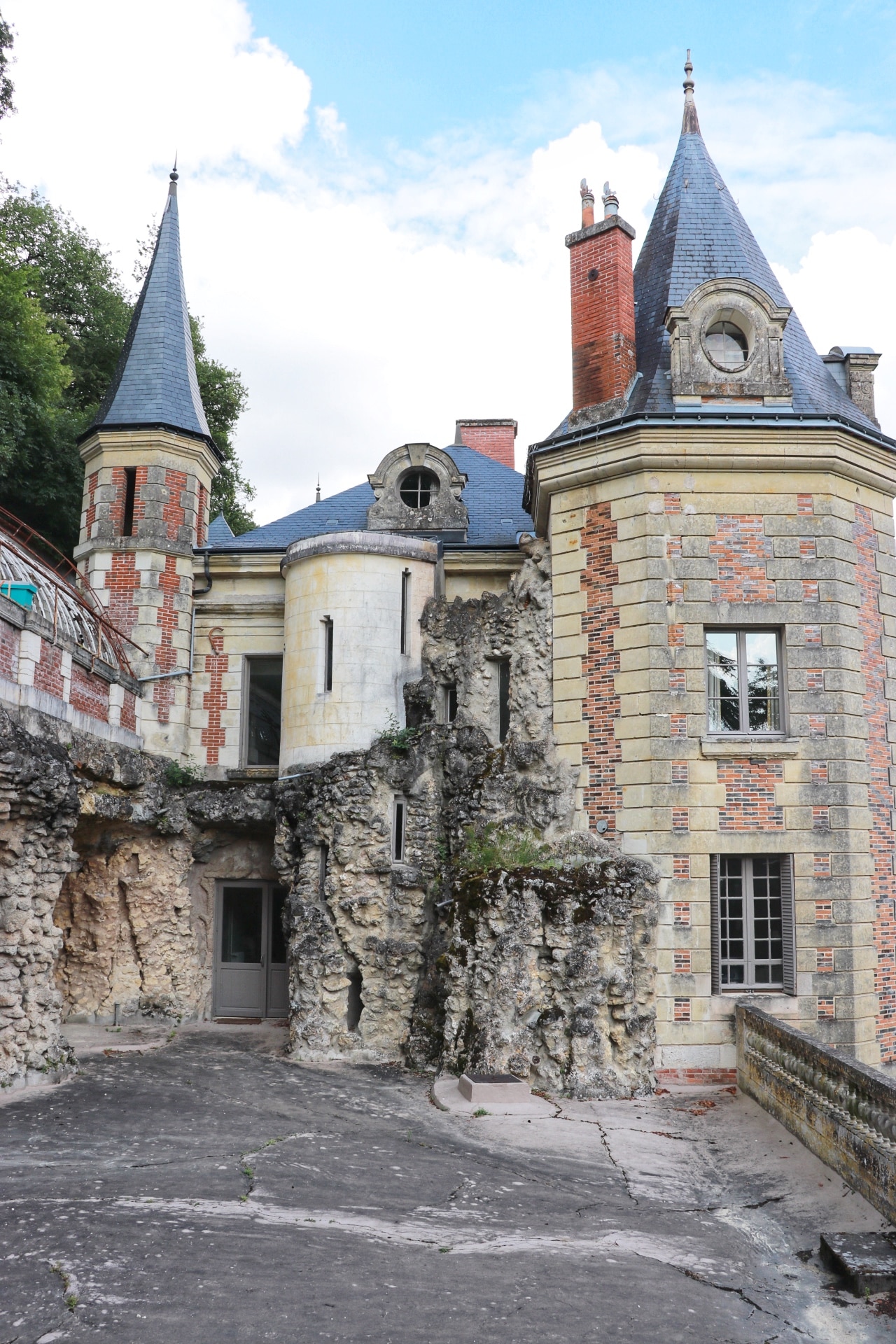 chateaux to stay in Loire Valley: Château de Perreux