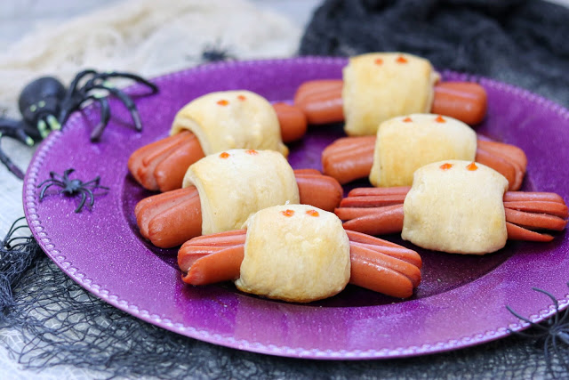 spooky spider hot dogs