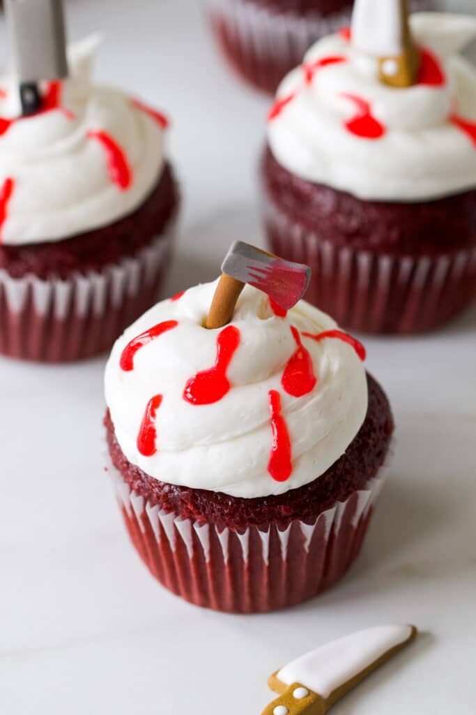Easy Halloween Cupcake Ideas: Slasher Cupcakes