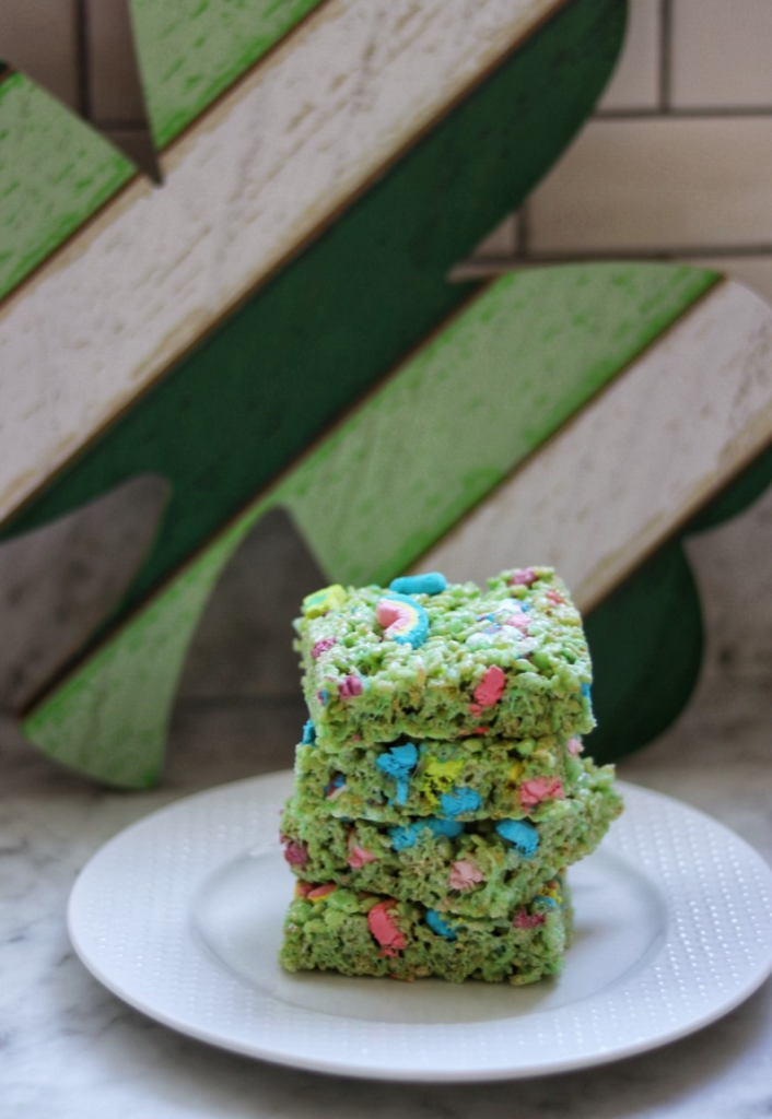 St. Patrick's Day snacks for kids: St. Patrick's Day Rice Krispie Treats with Lucky Charms Marshmallows
