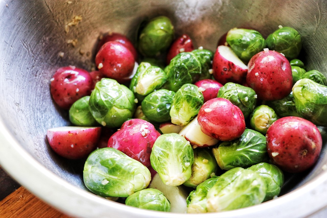 chicken thighs brussel sprouts potatoes