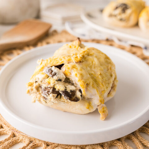 keto mushroom stuffed chicken breasts recipe - easy keto dinner ideas