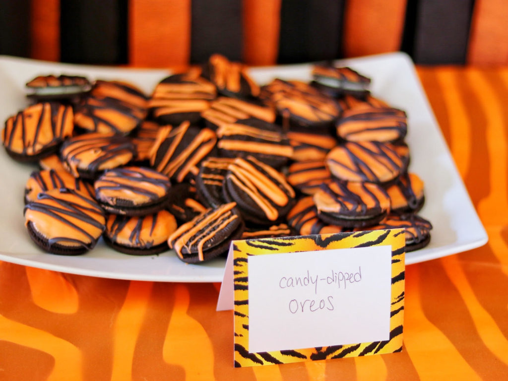 tiger striped oreos for an easy tiger themed party food idea