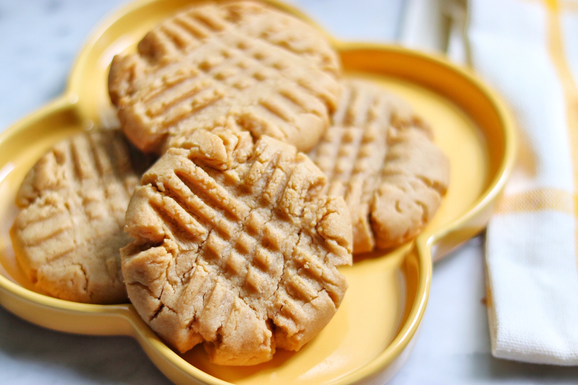 chewy peanut butter cookies
