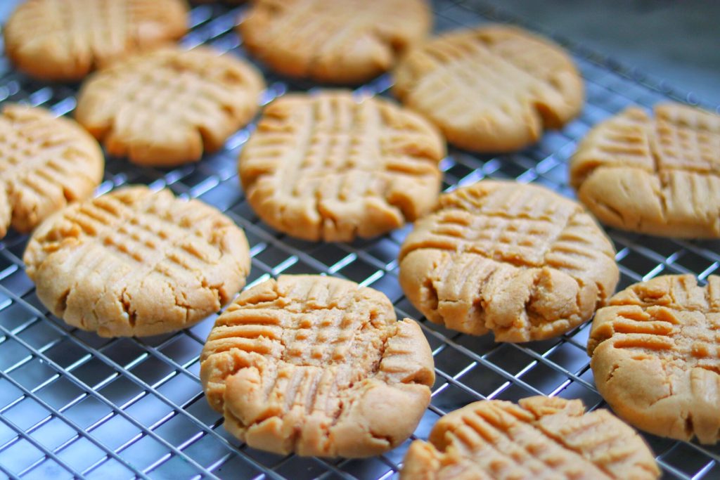 how to make chewy peanut butter cookies