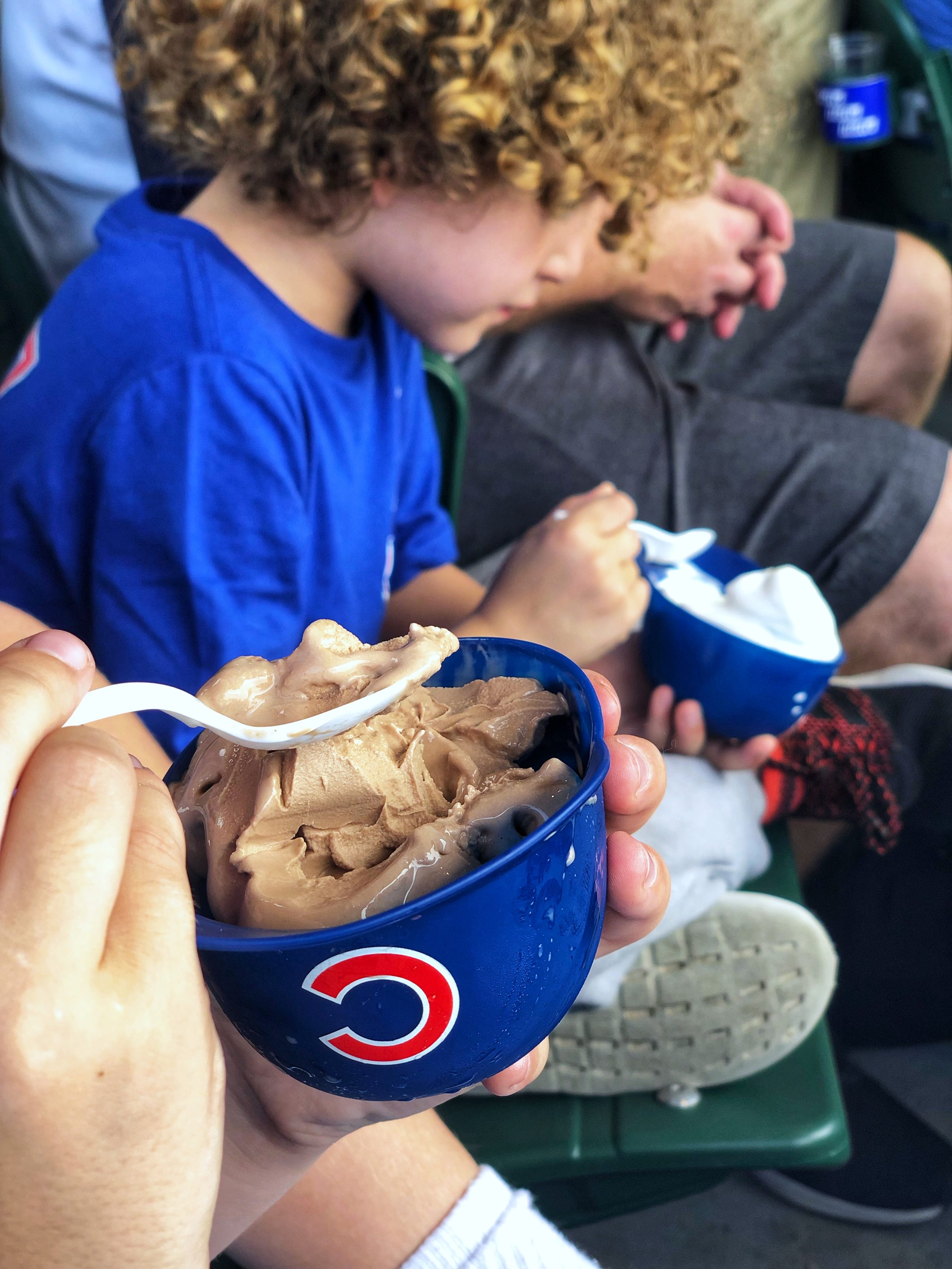 Tips for taking kids to Major League Baseball games: kid-friendly stadium food at wrigley field