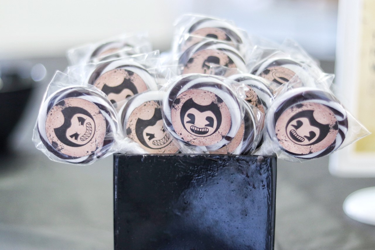 bendy and the ink machine birthday party favors: lollipops