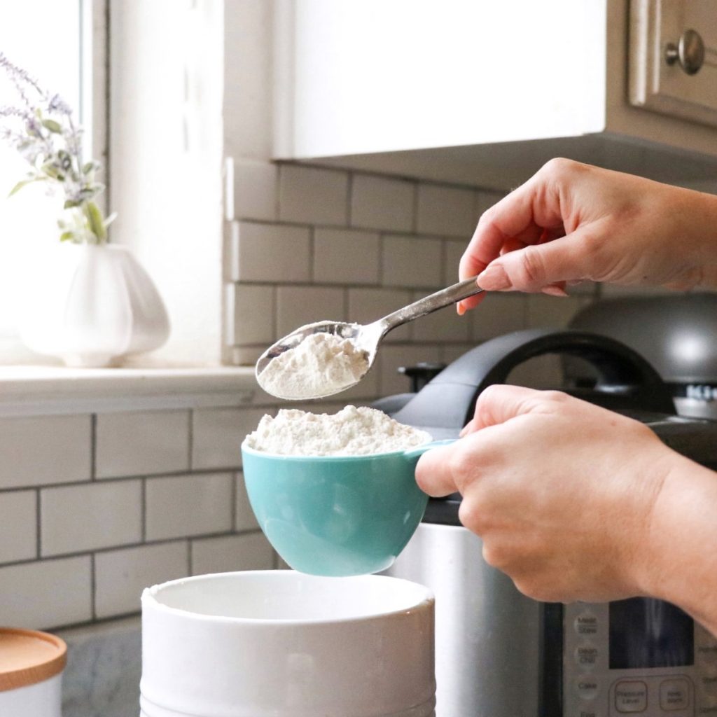 how to properly measure flour to make perfect baked goods in the instant pot or pressure cooker