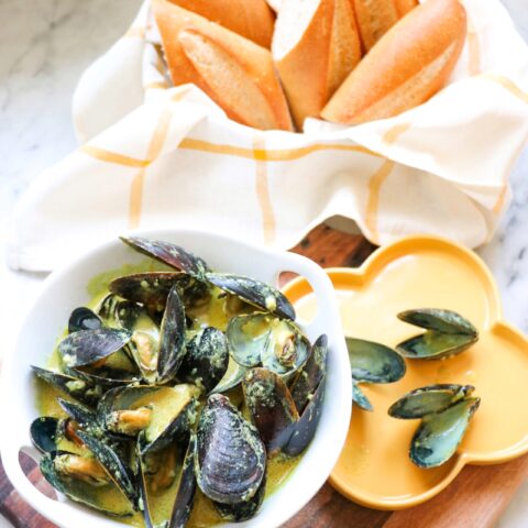 Instant Pot Mussels in Coconut Curry Sauce