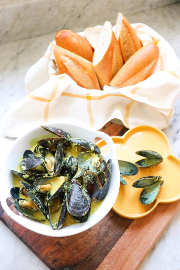 Instant Pot Mussels in Coconut Curry Sauce