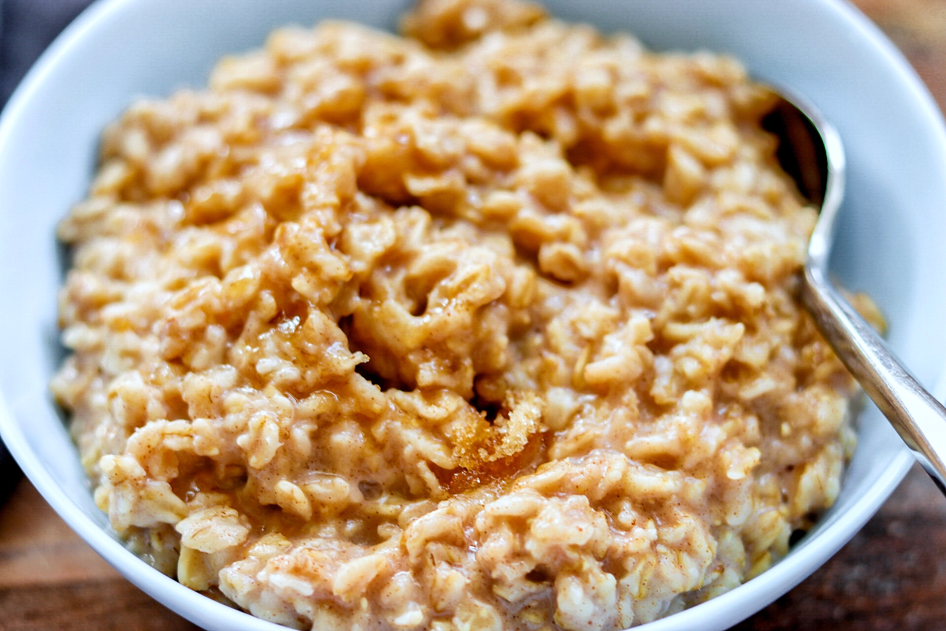 5-Ingredient Cinnamon and Brown Sugar Instant Pot Oatmeal