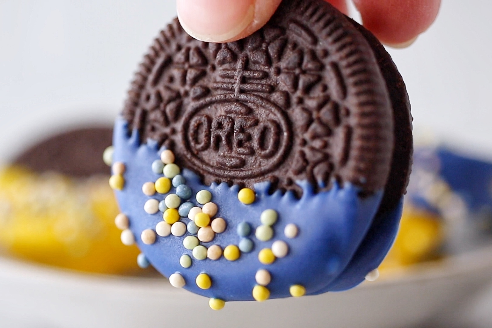 dipped oreos in candy melts