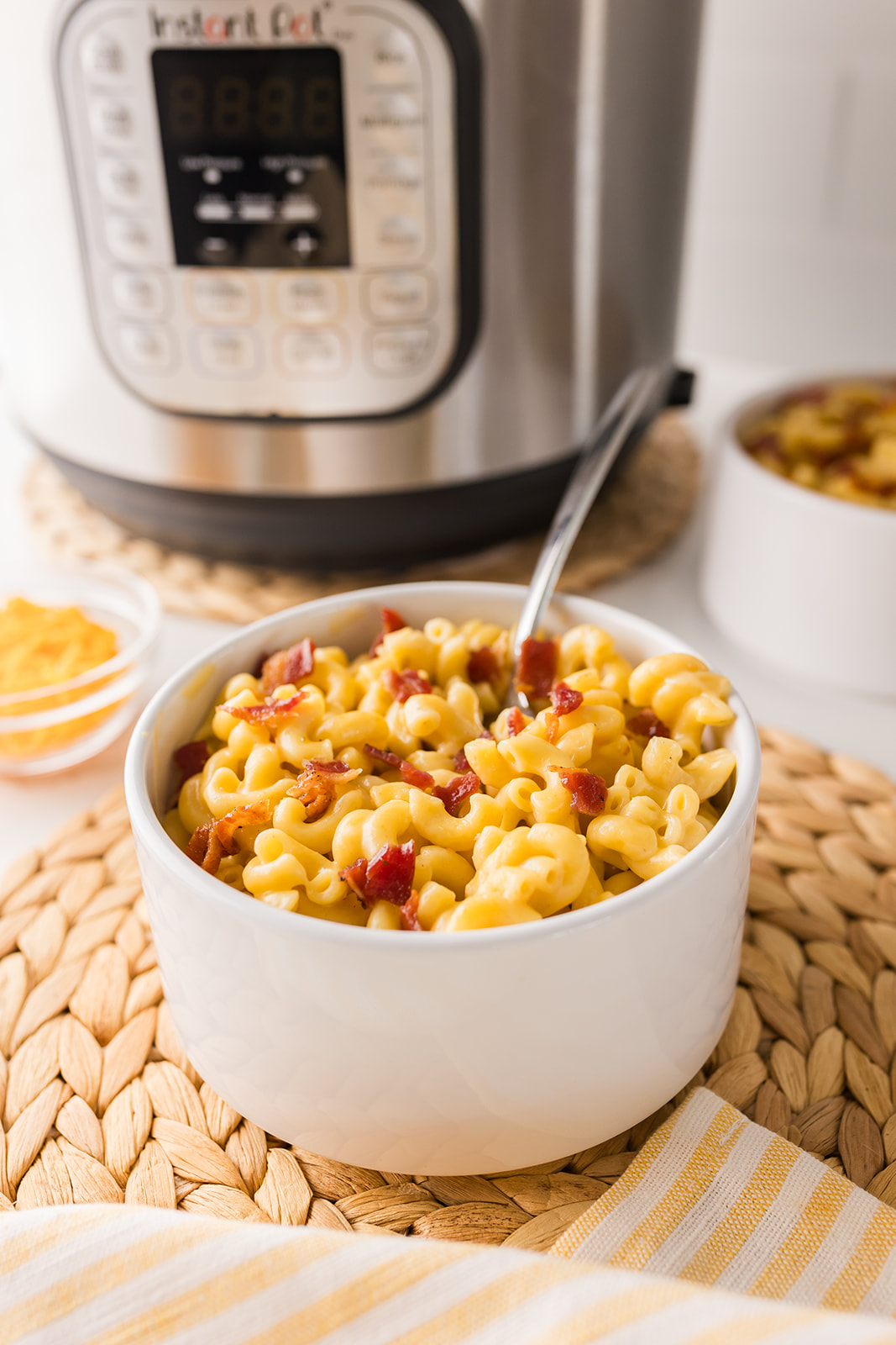 Creamy Instant Pot Bacon Mac and Cheese recipe