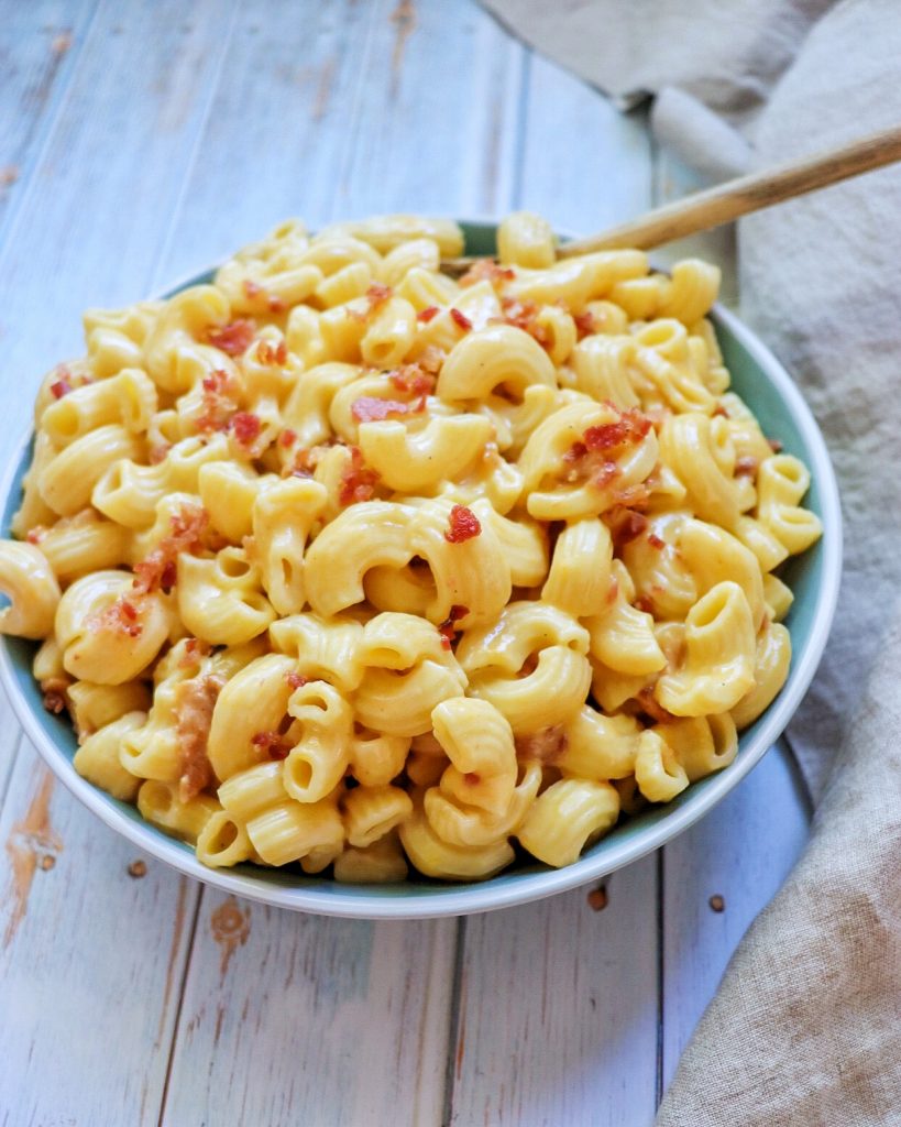 Recipe for Instant Pot mac and cheese with bacon