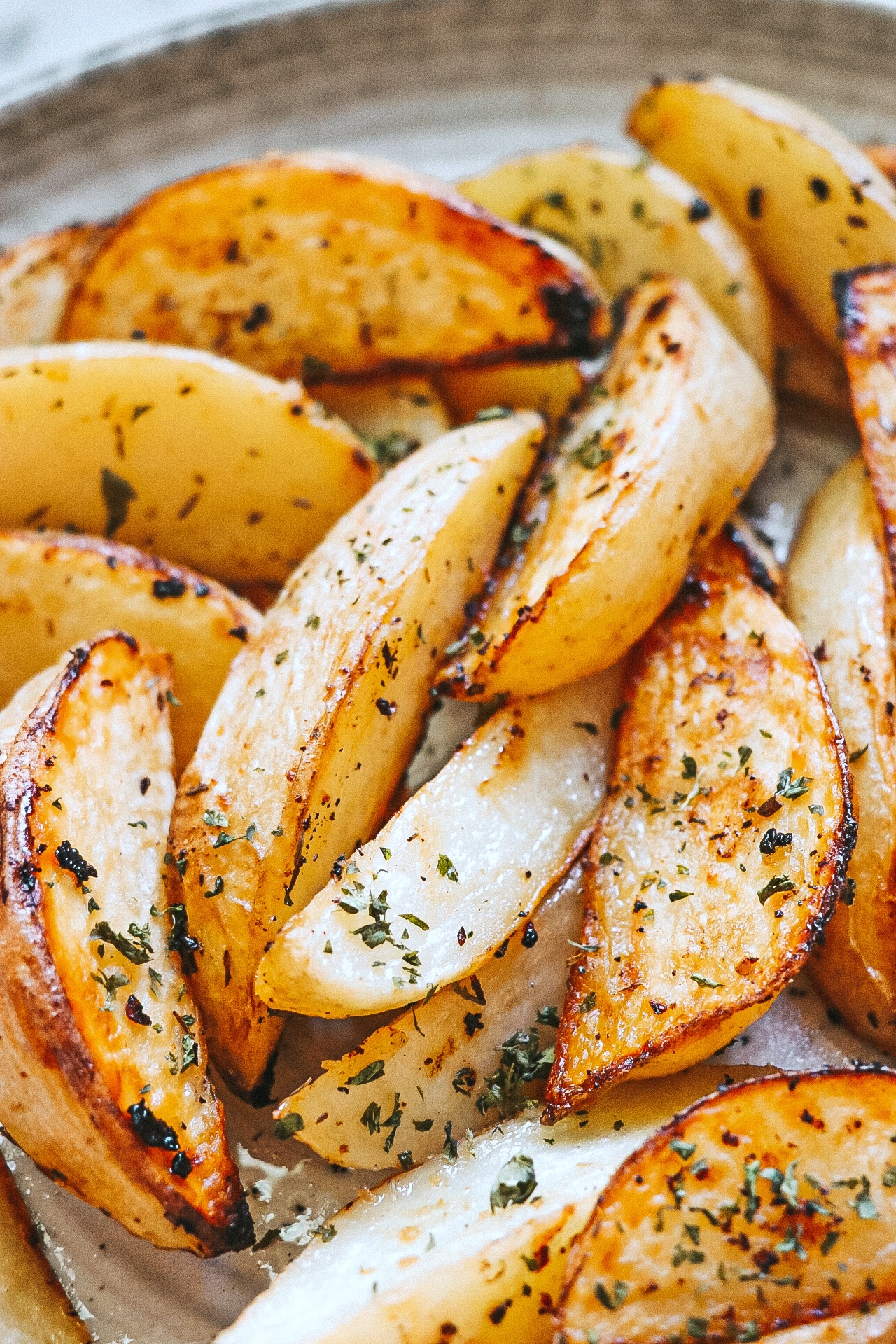 Baked Lemon-Garlic Potato Wedges