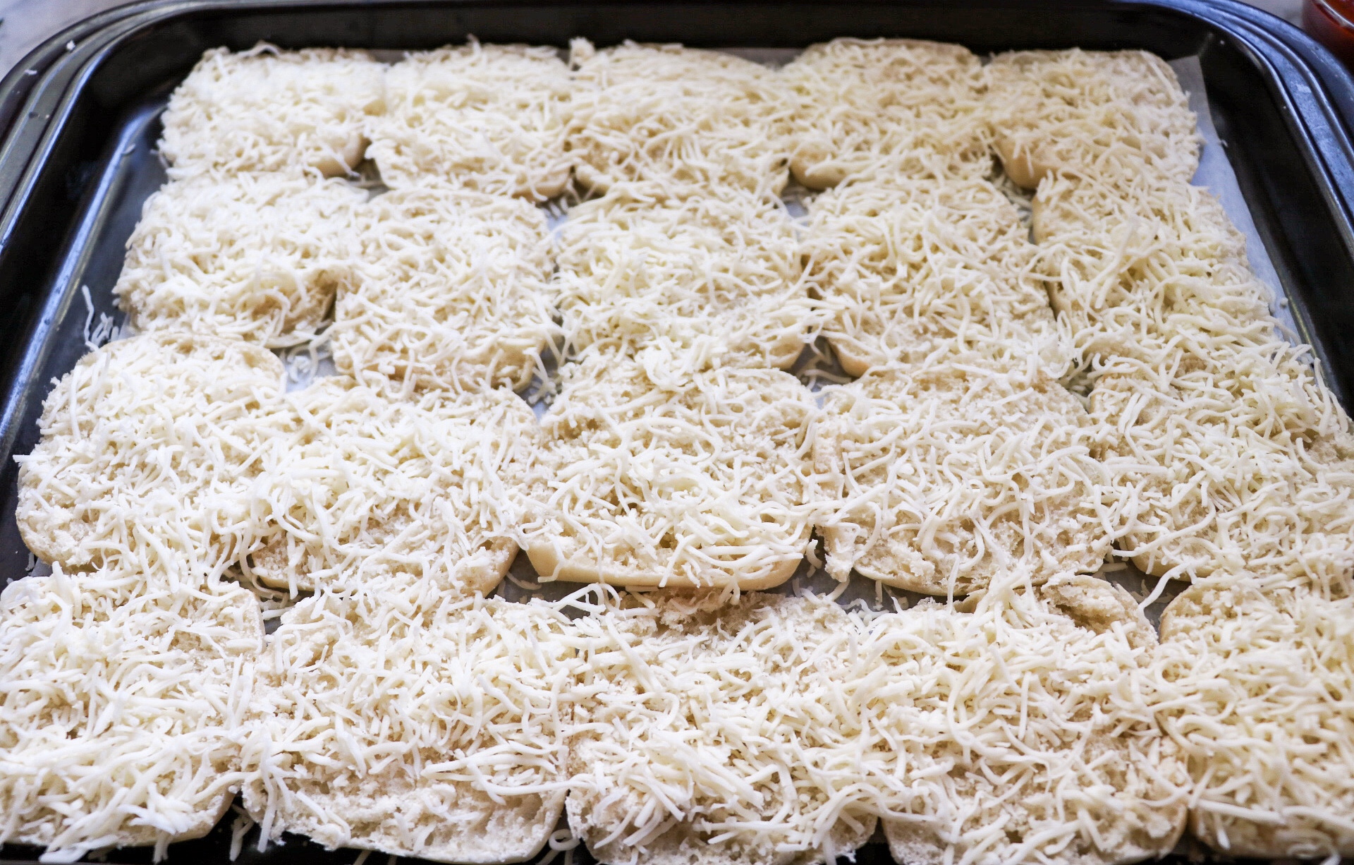 How to make Pull Apart Pizza Rolls