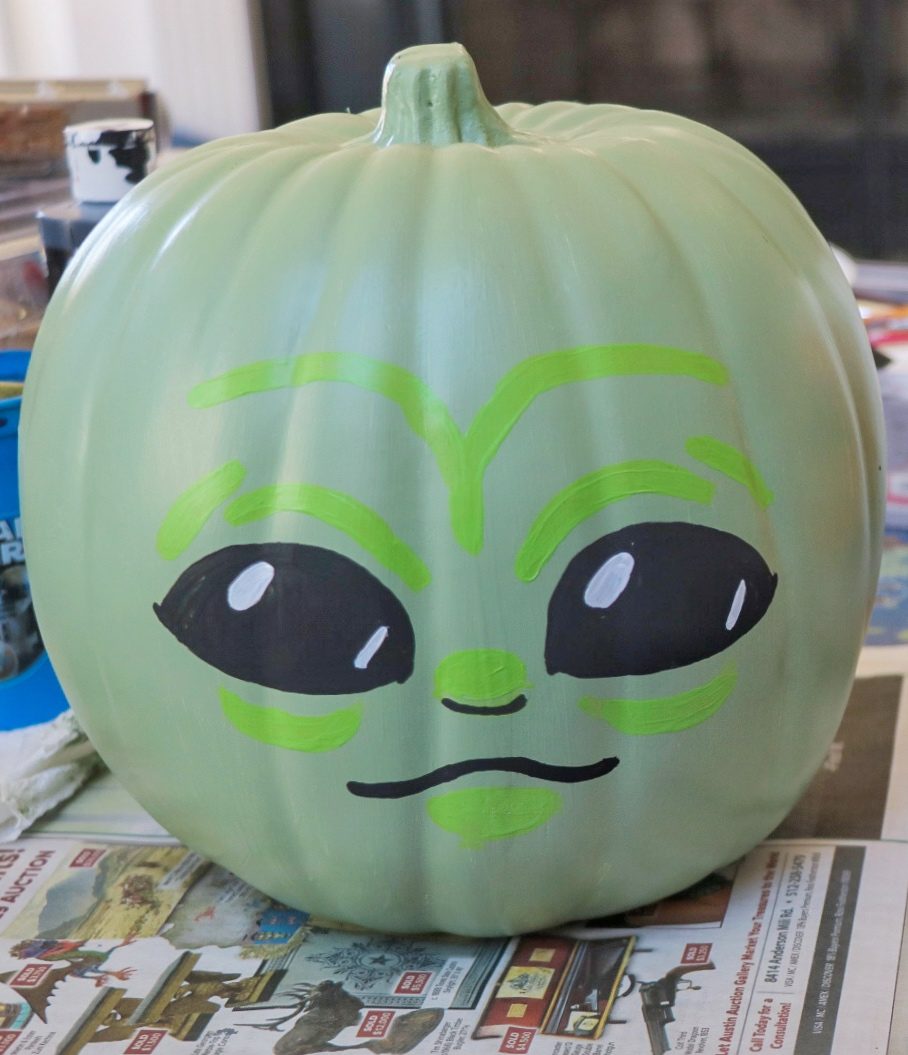 DIY Baby Yoda pumpkin craft