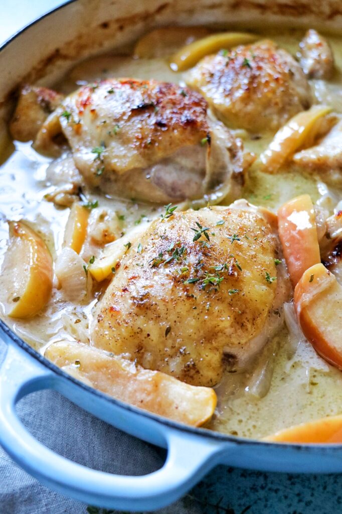 Baked Chicken with Apples 