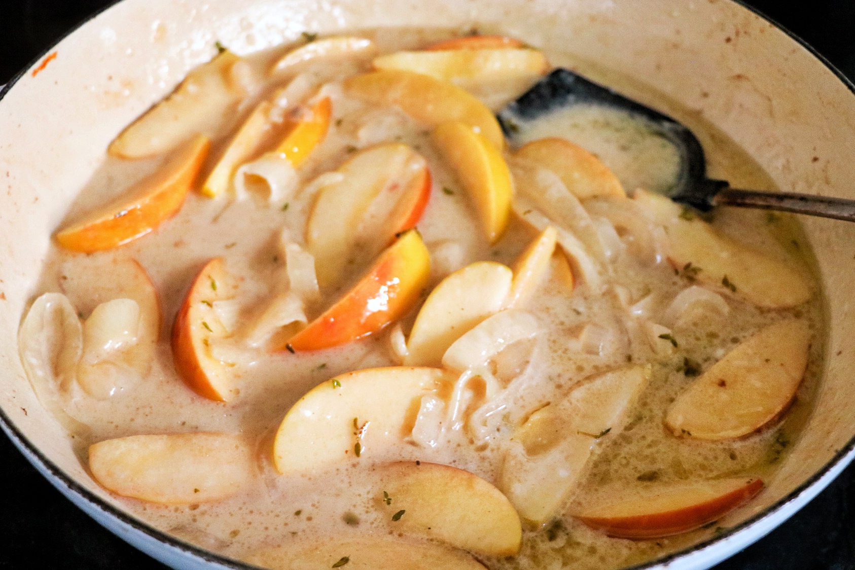 baked chicken with apples and onions