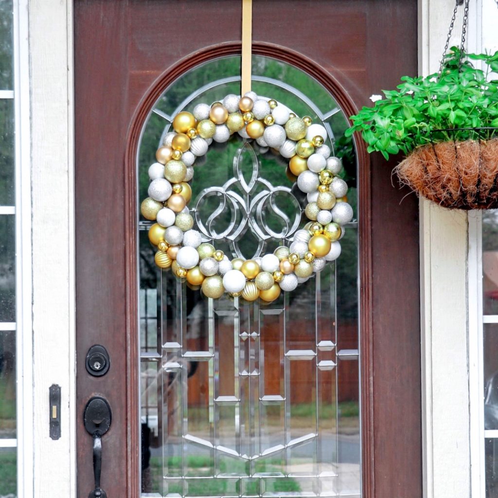 DIY Christmas ornament wreath