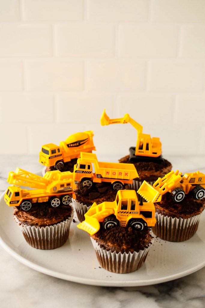 fun birthday cupcake ideas: construction cupcakes