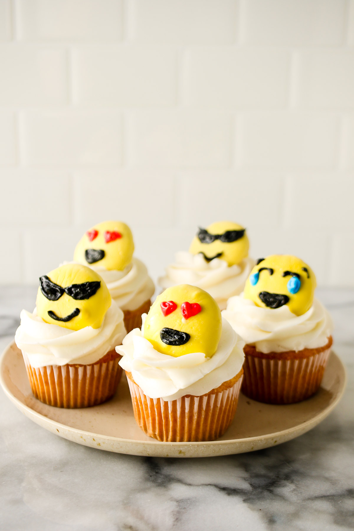 cupcake topper ideas: emoji cupcake toppers