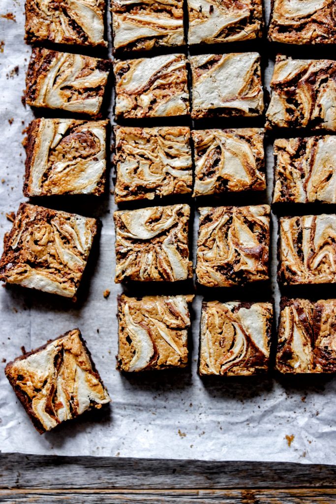 fluffernutter brownies (brownies with marshmallow fluff and peanut butter)
