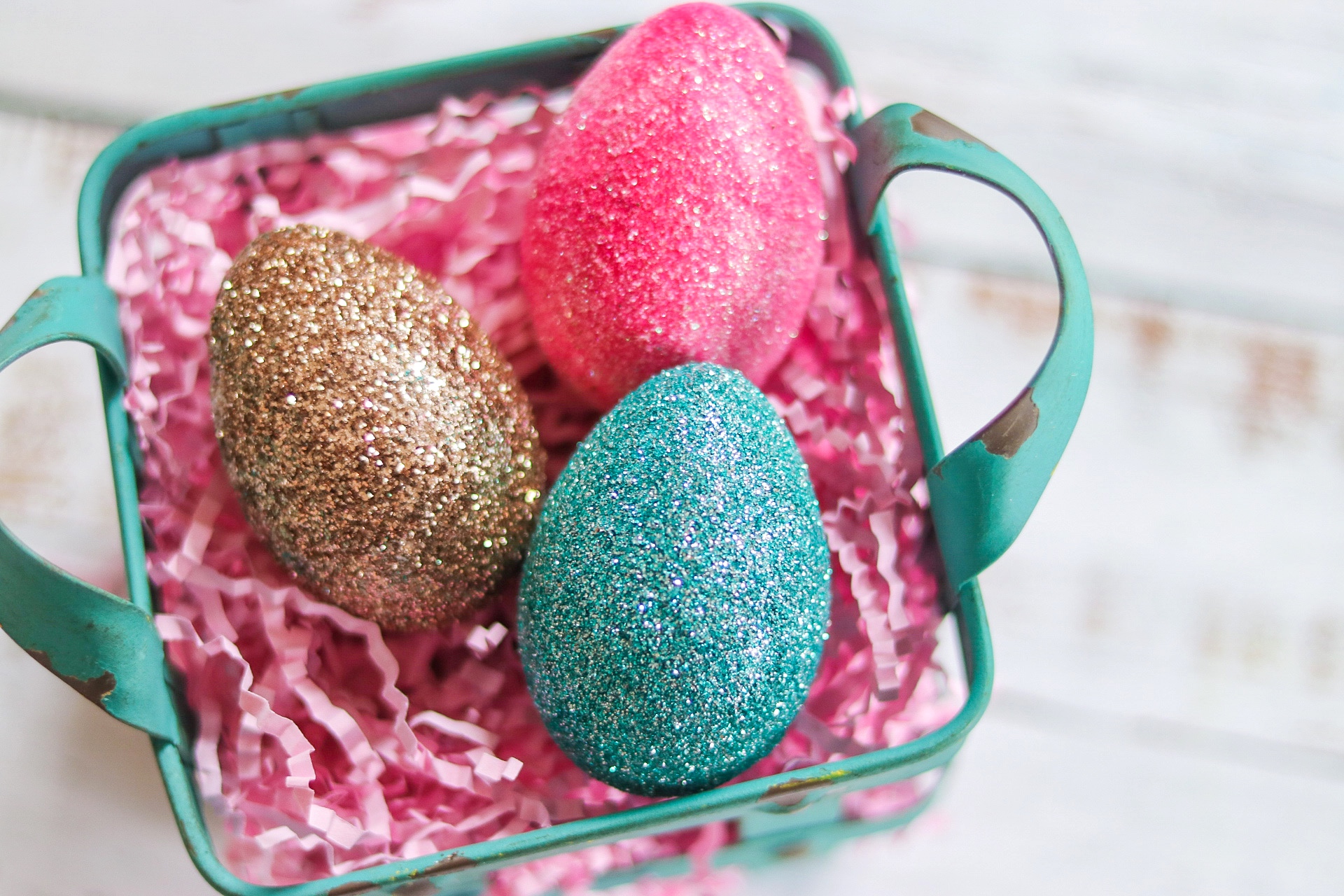 fabulous easter eggs: glitter easter eggs