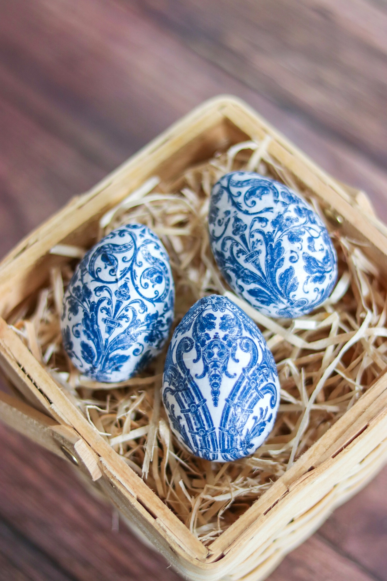 fabulous easter eggs: Decoupage Chinoiserie Easter Eggs