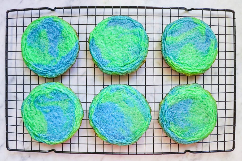 Make these Earth cookies for your Earth Day dessert!