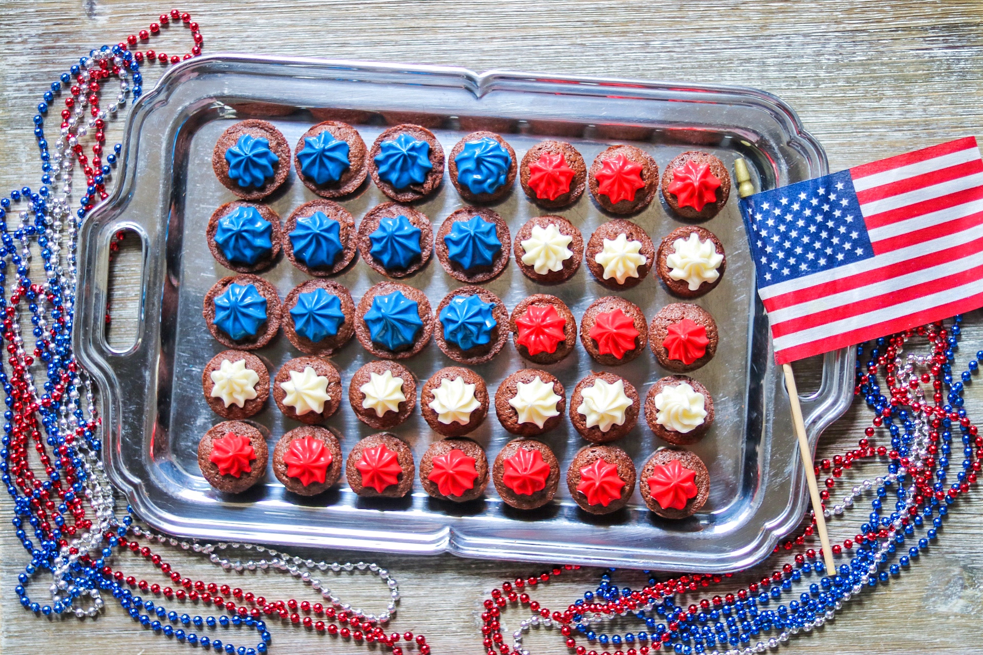 4th of July snacks: Patriotic red, white, and blue brownies