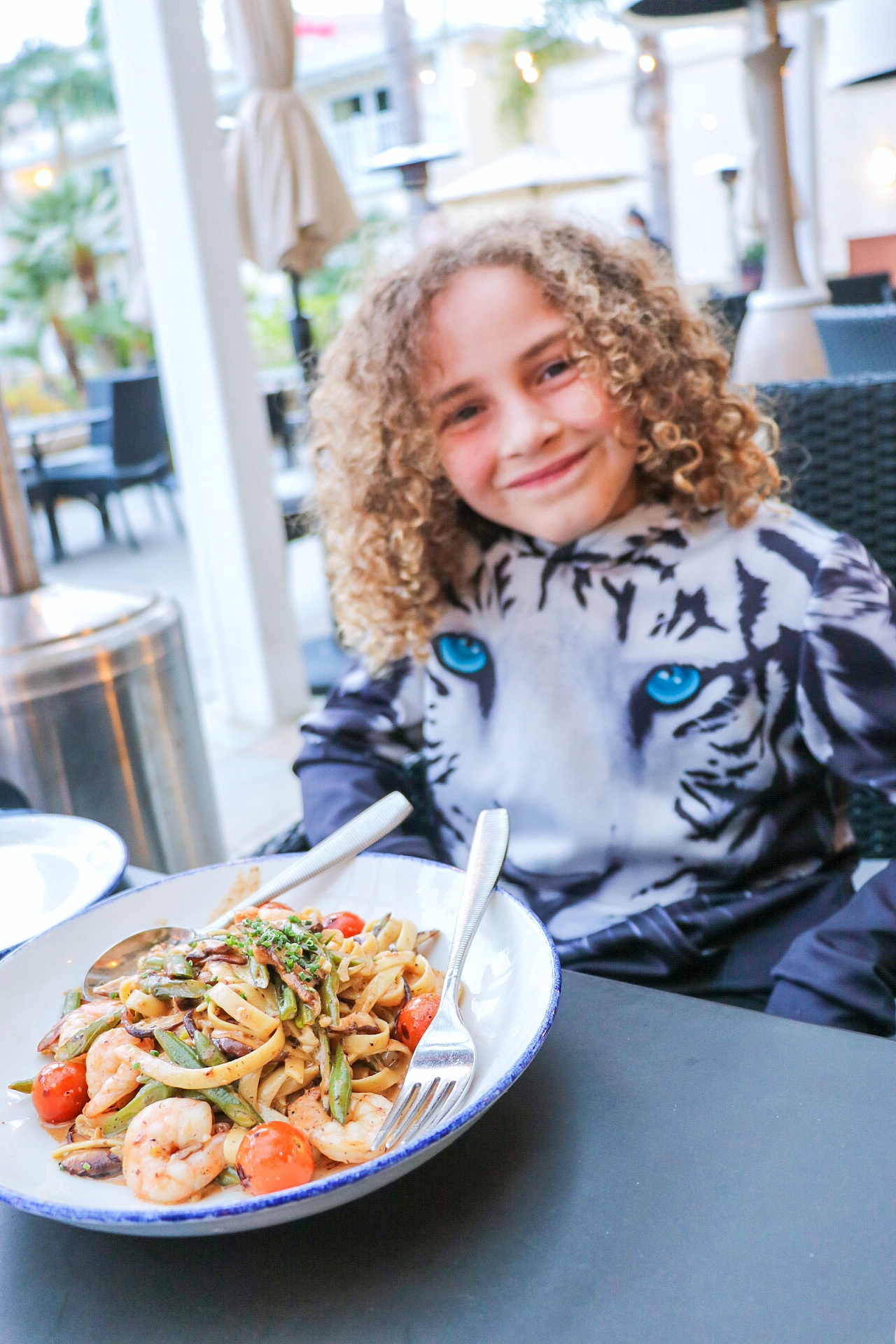 Best places to eat in Los Angeles: Shrimp Fettuccini at Beachside Marina del Rey