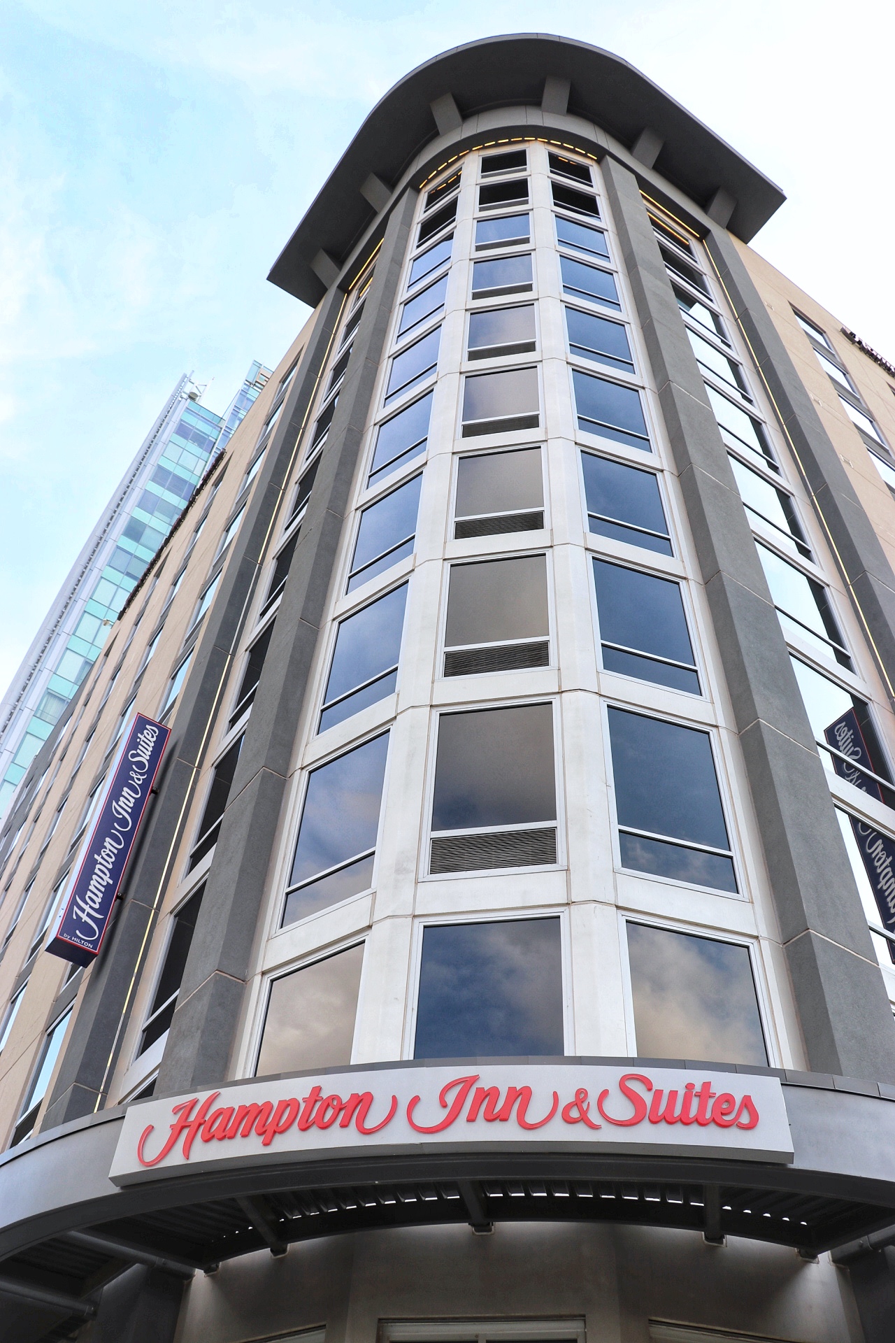 The best hotel near Chase Field - Hampton Inn & Suites Phoenix Downtown