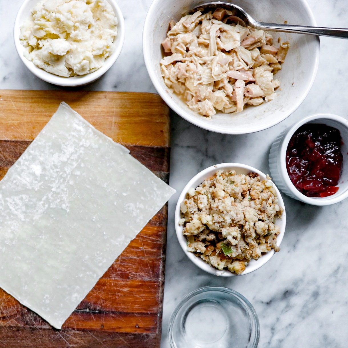how to make Thanksgiving egg rolls