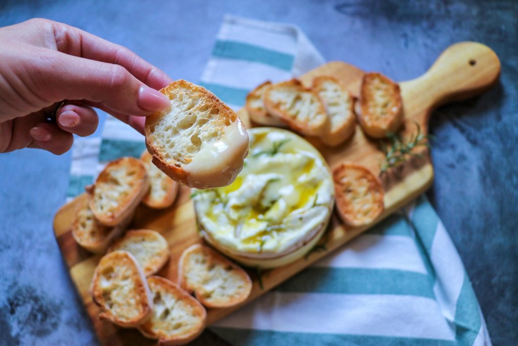 what to serve with baked Camembert