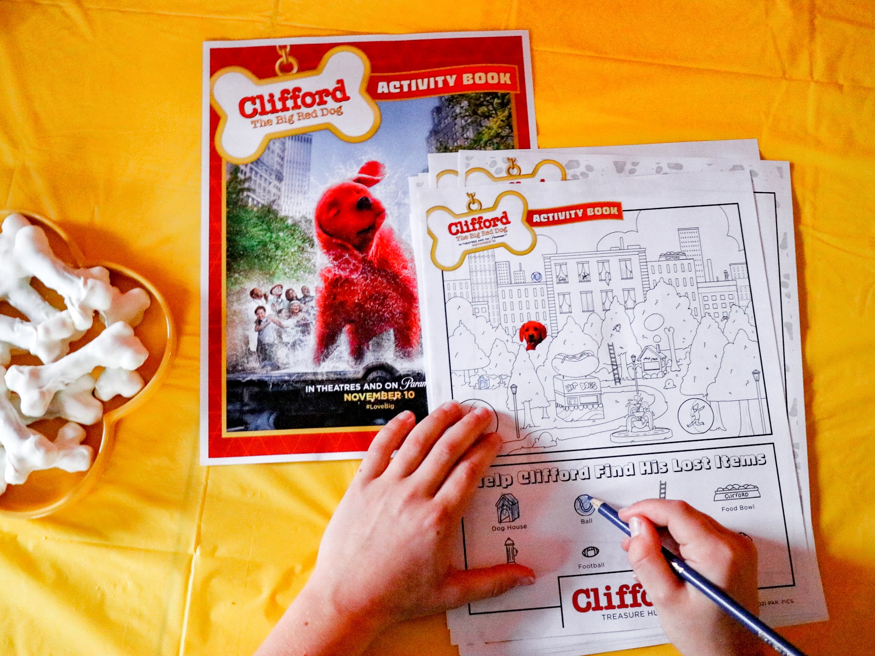 Clifford crafts and activities in the Clifford birthday party theme