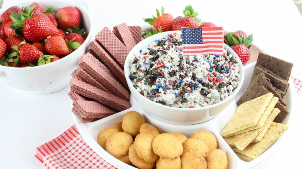 Patriotic Cookies and Cream Dip