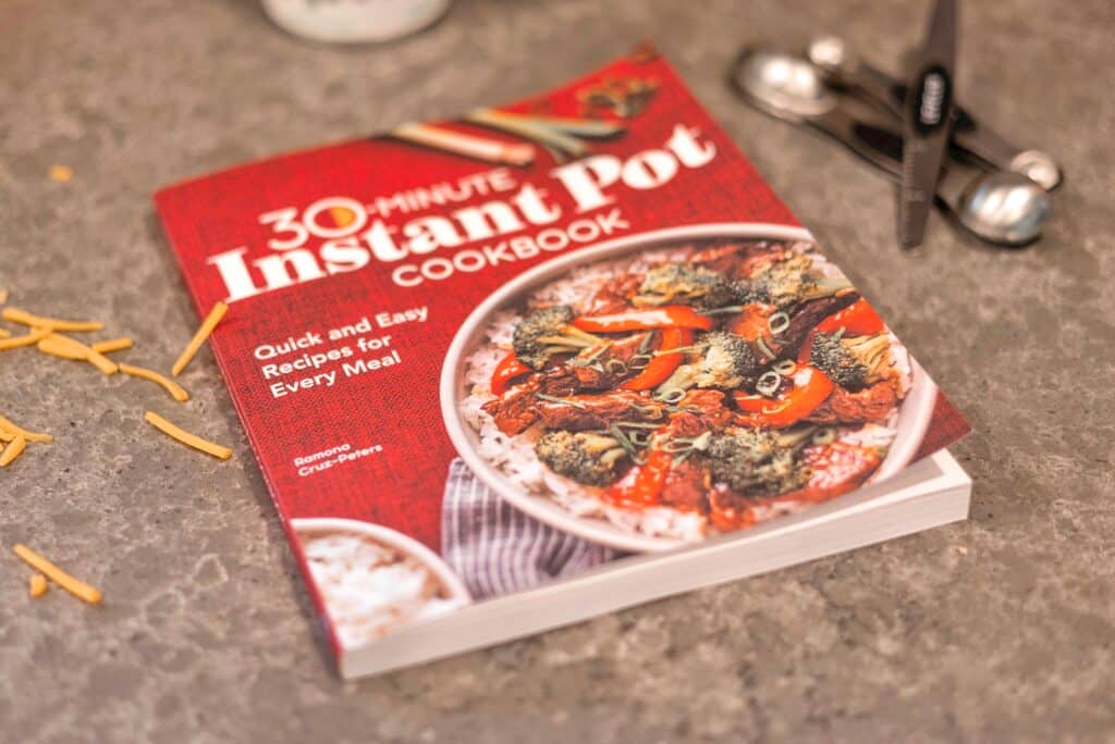 30-Minute Instant Pot Cookbook by Ramona Cruz-Peters