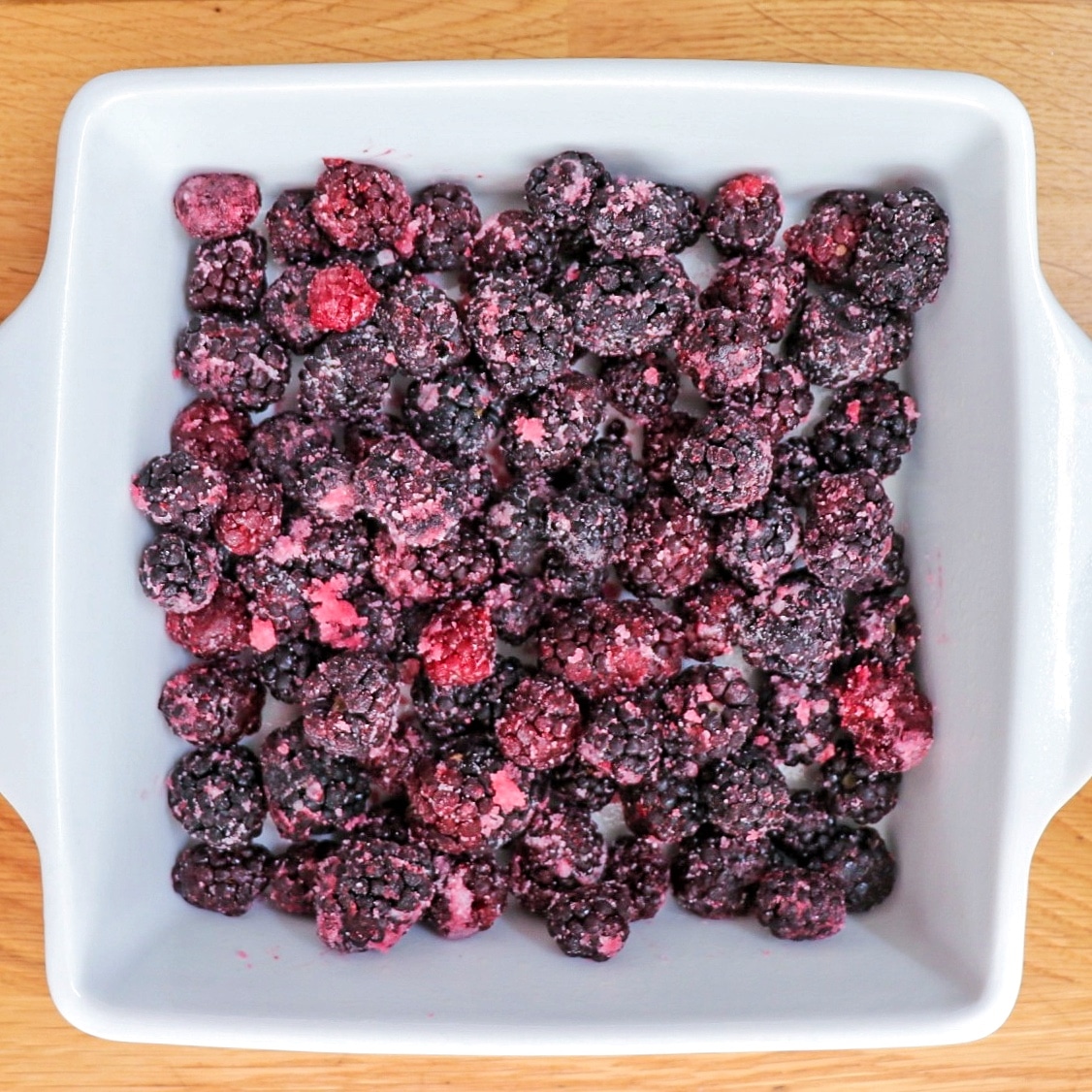 frozen blackberry desserts: blackberry cobbler with frozen berries