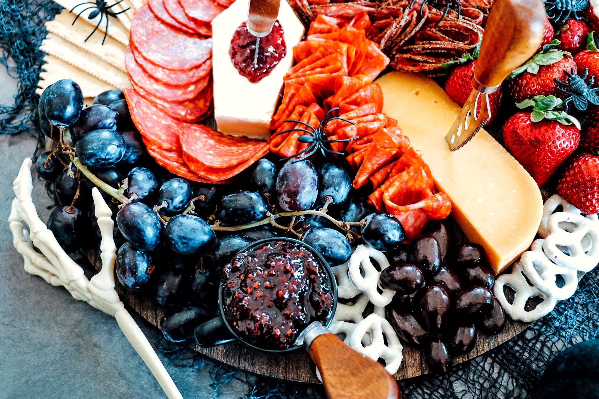 Halloween charcuterie boards: how to make a festive Halloween charcuterie tray